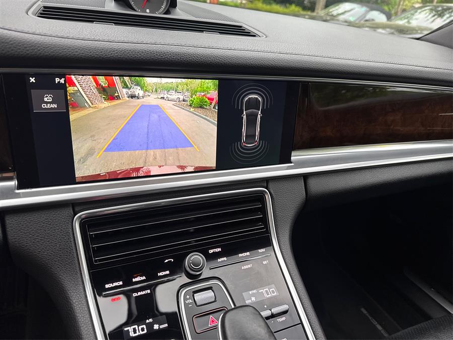 2018 Porsche Panamera 4 AWD photo