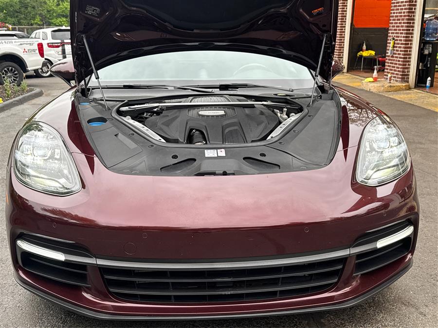 2018 Porsche Panamera 4 AWD photo
