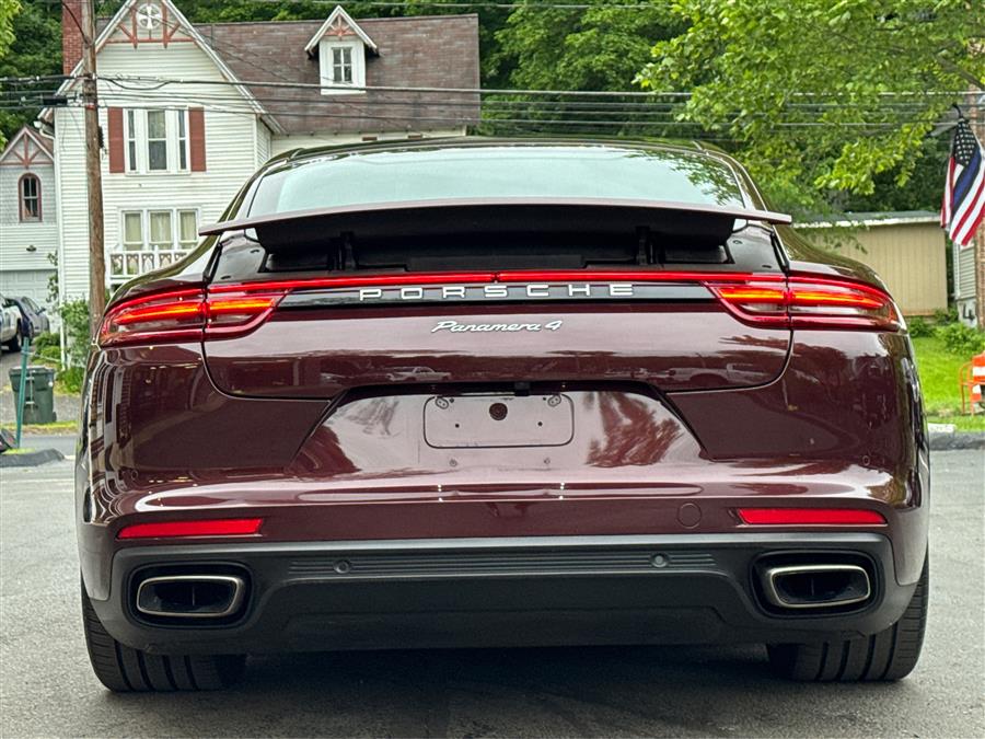 2018 Porsche Panamera 4 AWD photo