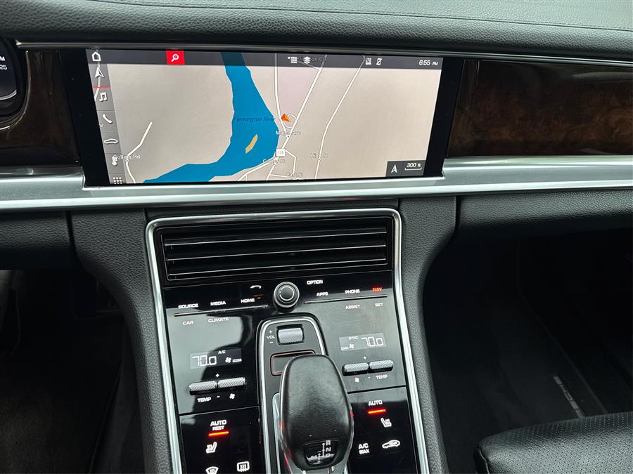 2018 Porsche Panamera 4 AWD photo