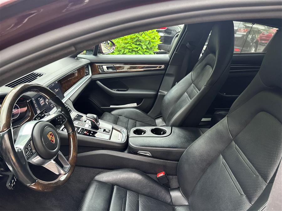 2018 Porsche Panamera 4 AWD photo