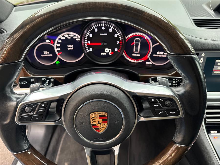 2018 Porsche Panamera 4 AWD photo