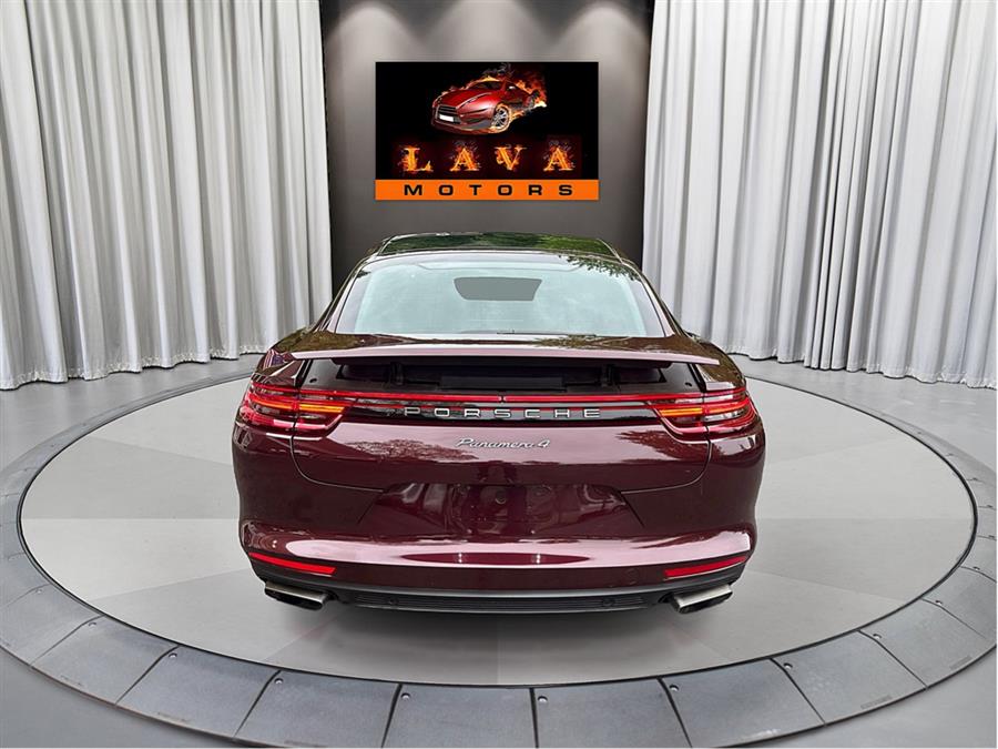 2018 Porsche Panamera 4 AWD photo