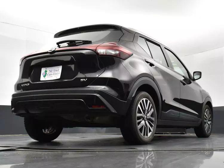 2021 Nissan Kicks SV Sport Utility 4D photo