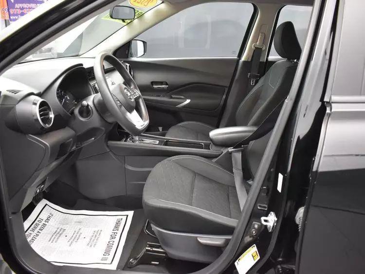 2021 Nissan Kicks SV Sport Utility 4D photo