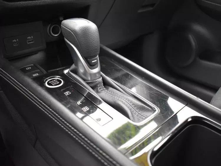 2021 Nissan Kicks SV Sport Utility 4D photo