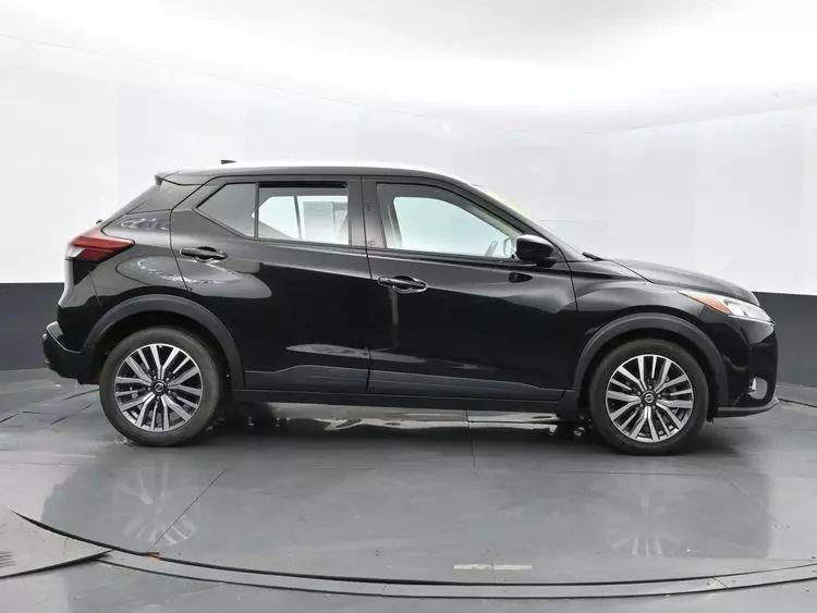 2021 Nissan Kicks SV Sport Utility 4D photo