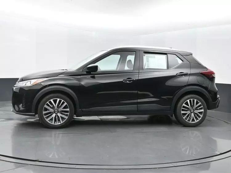 2021 Nissan Kicks SV Sport Utility 4D photo
