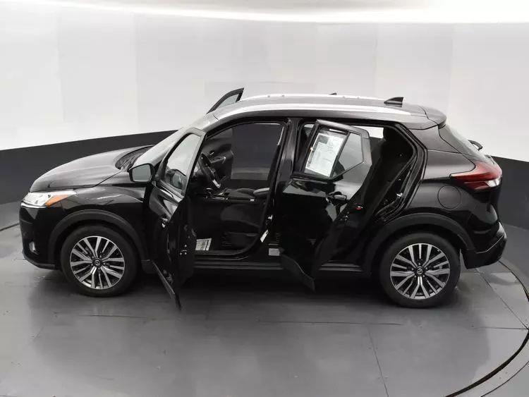 2021 Nissan Kicks SV Sport Utility 4D photo