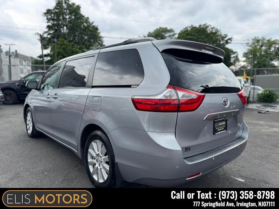 2017 Toyota Sienna Limited AWD 7-Passenger (Natl) photo