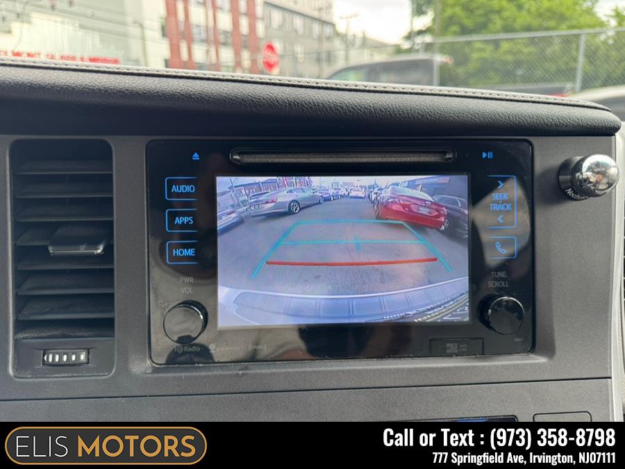 2017 Toyota Sienna Limited AWD 7-Passenger (Natl) photo