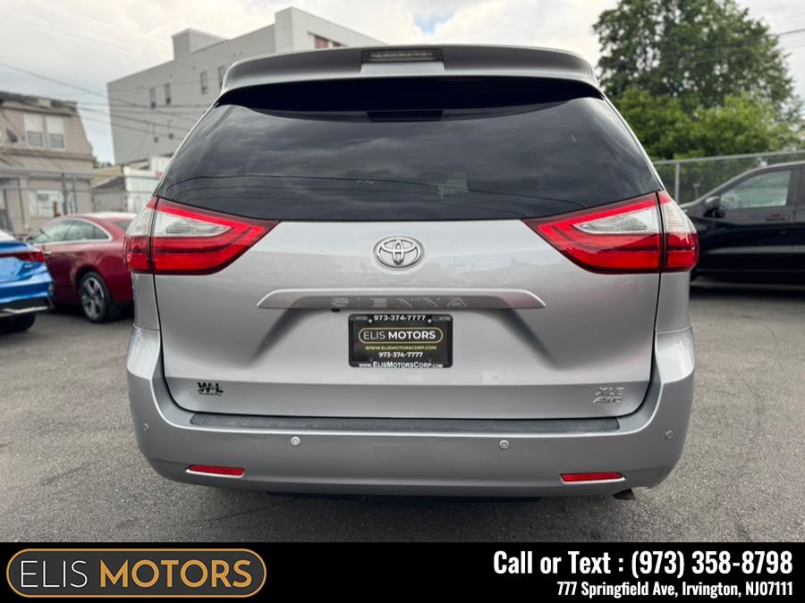 2017 Toyota Sienna Limited AWD 7-Passenger (Natl) photo