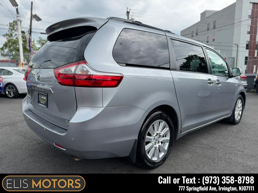 2017 Toyota Sienna Limited AWD 7-Passenger (Natl) photo