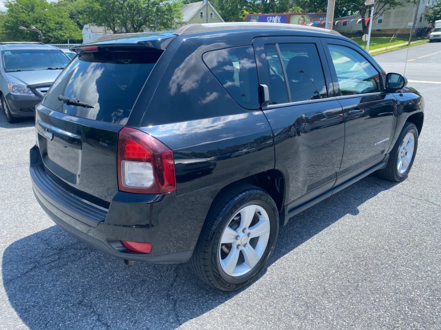 2015 Jeep Compass 4WD 4dr Sport photo