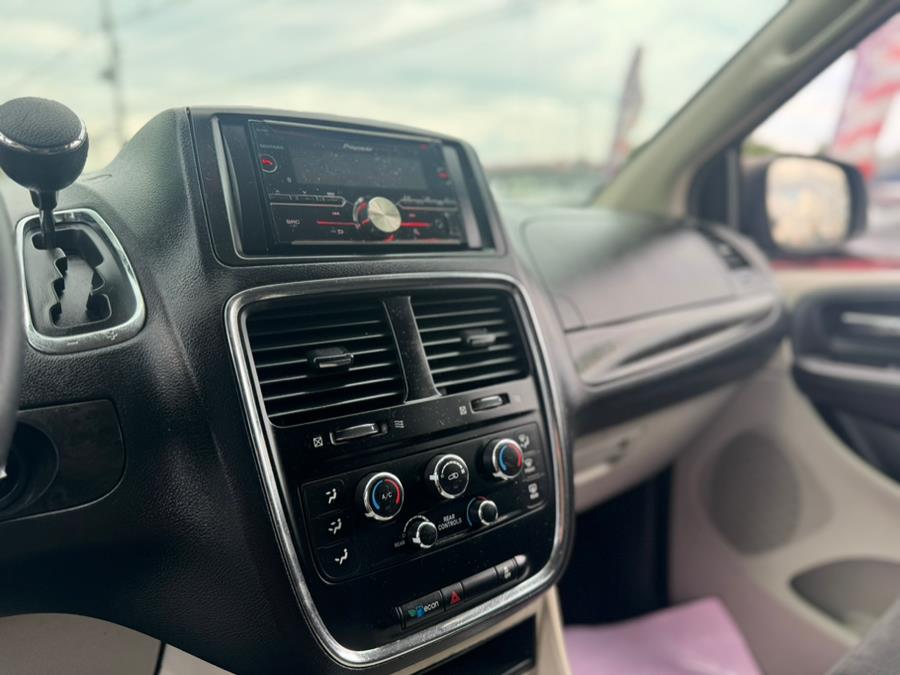 2016 Dodge Grand Caravan 4dr Wgn SXT photo