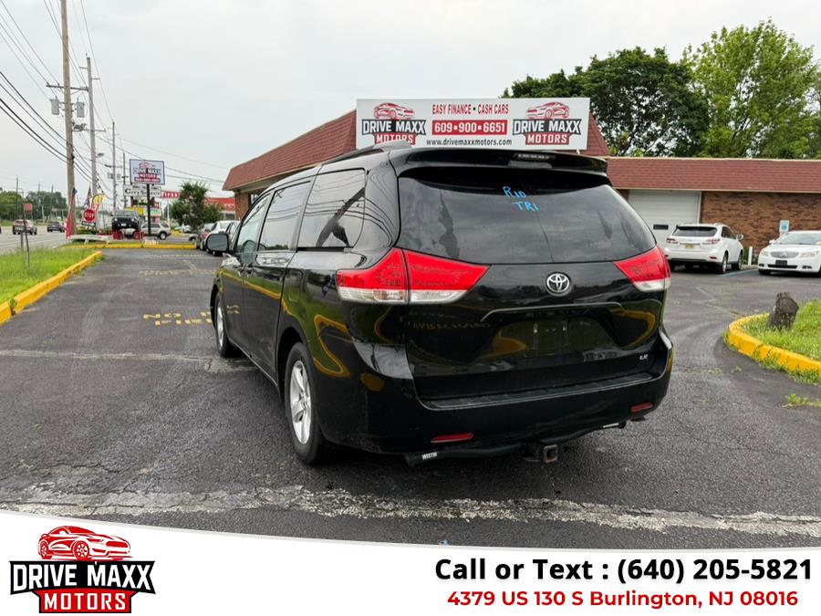 2014 Toyota Sienna LE 7-Passenger Auto Access Sea photo