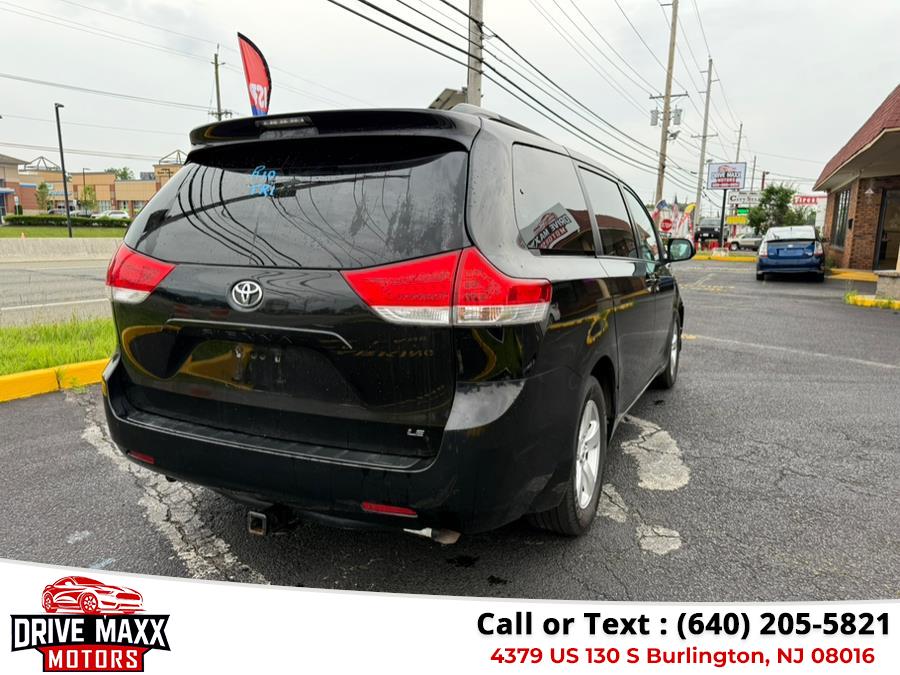 2014 Toyota Sienna LE 7-Passenger Auto Access Sea photo