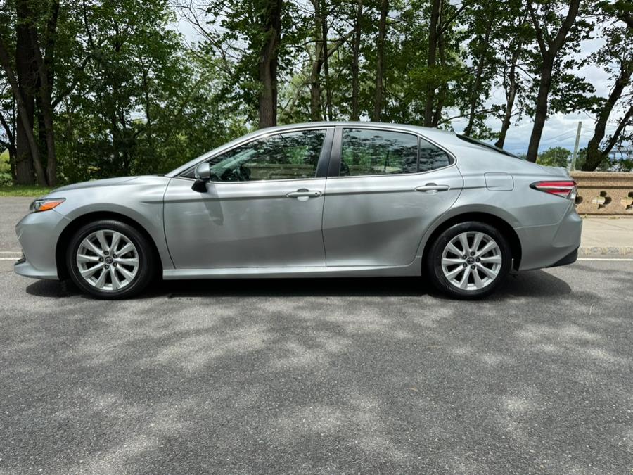 2019 Toyota Camry LE Auto (Natl) photo