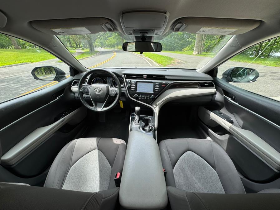 2019 Toyota Camry LE Auto (Natl) photo