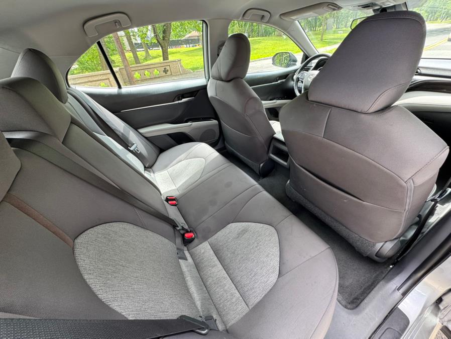 2019 Toyota Camry LE Auto (Natl) photo