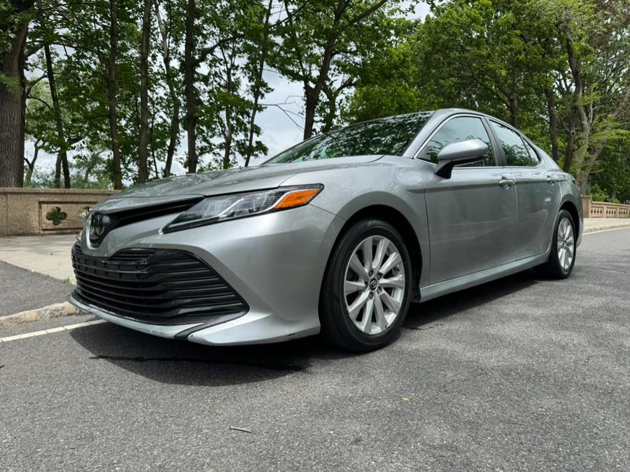 2019 Toyota Camry LE Auto (Natl) photo