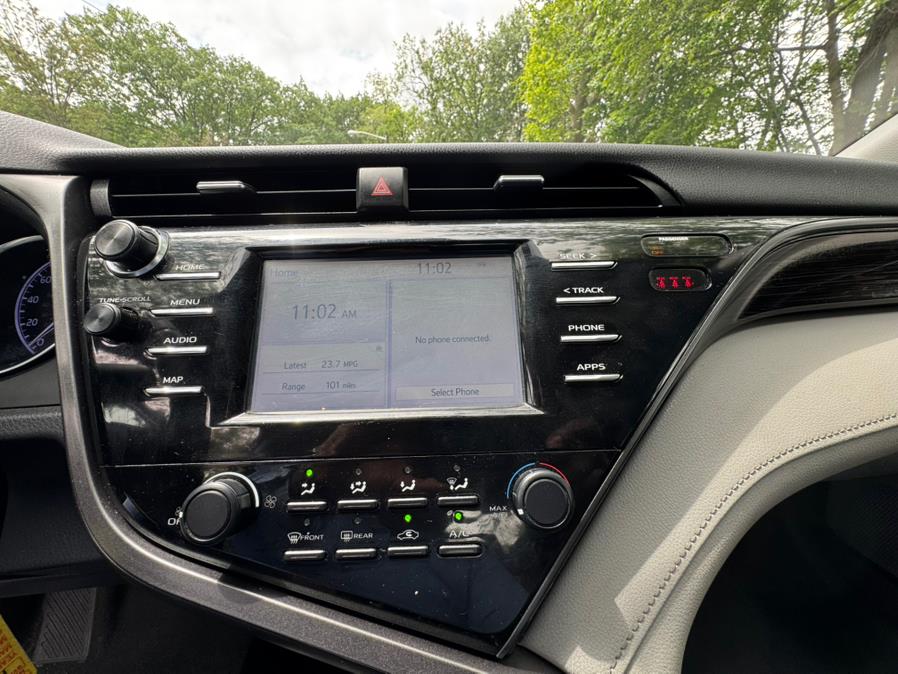 2019 Toyota Camry LE Auto (Natl) photo