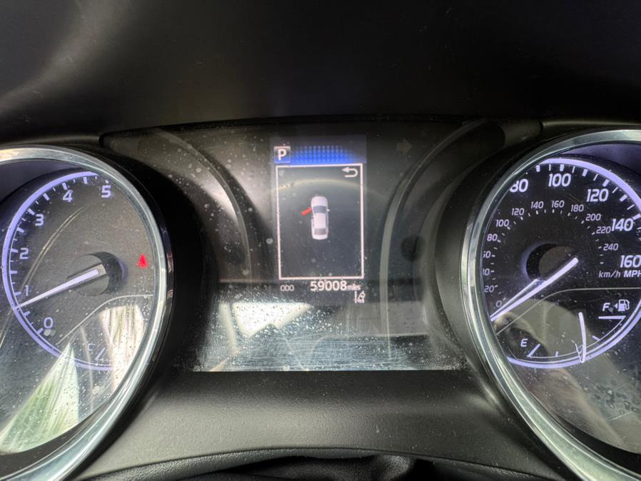 2019 Toyota Camry LE Auto (Natl) photo