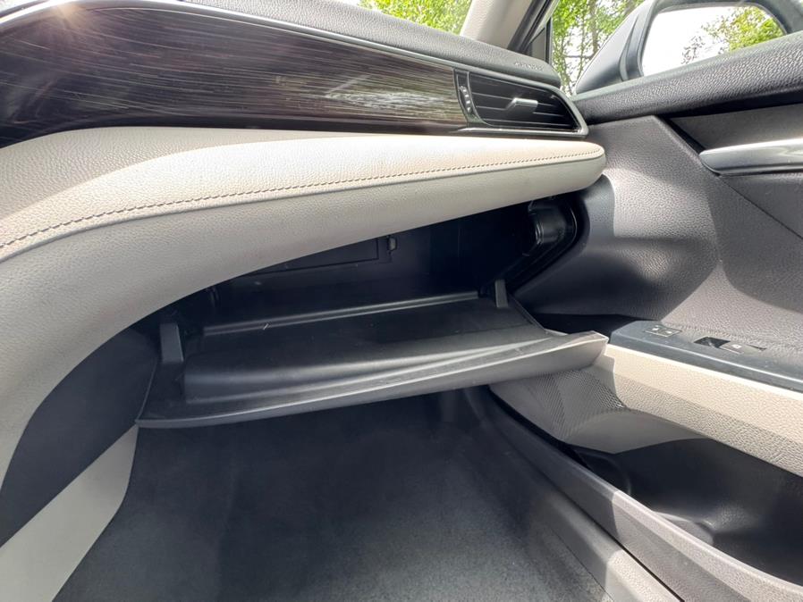 2019 Toyota Camry LE Auto (Natl) photo