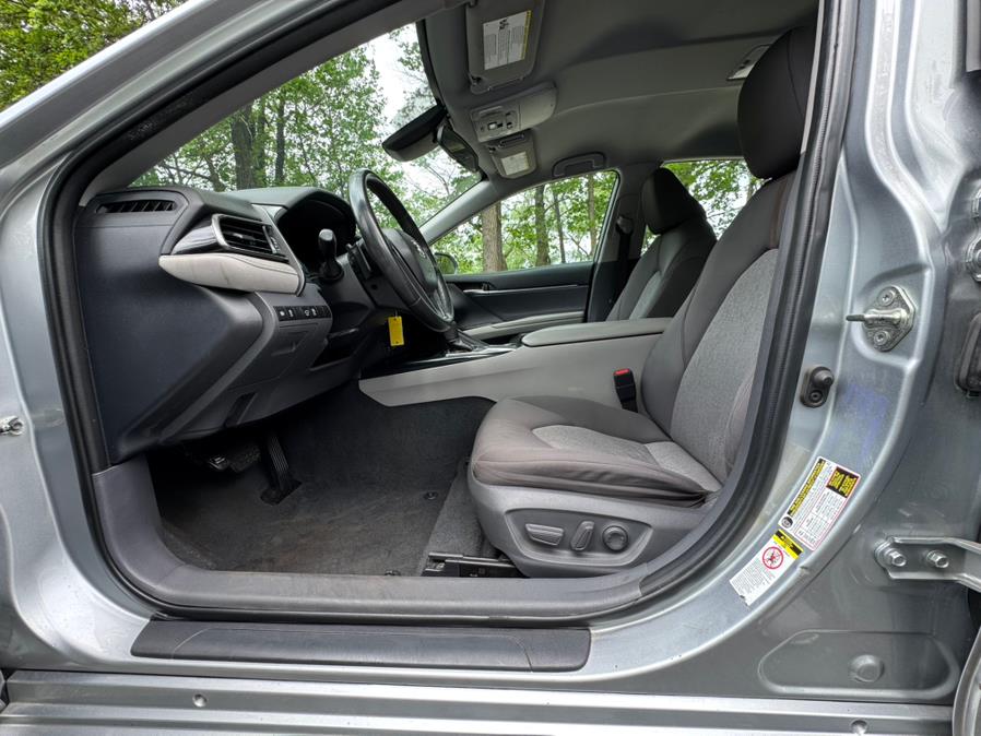 2019 Toyota Camry LE Auto (Natl) photo