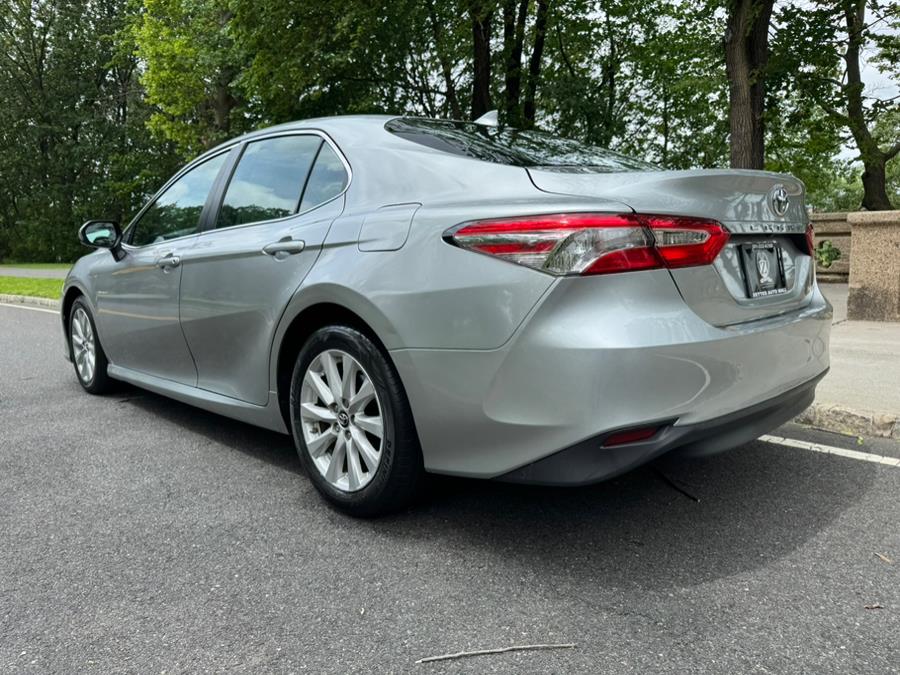2019 Toyota Camry LE Auto (Natl) photo