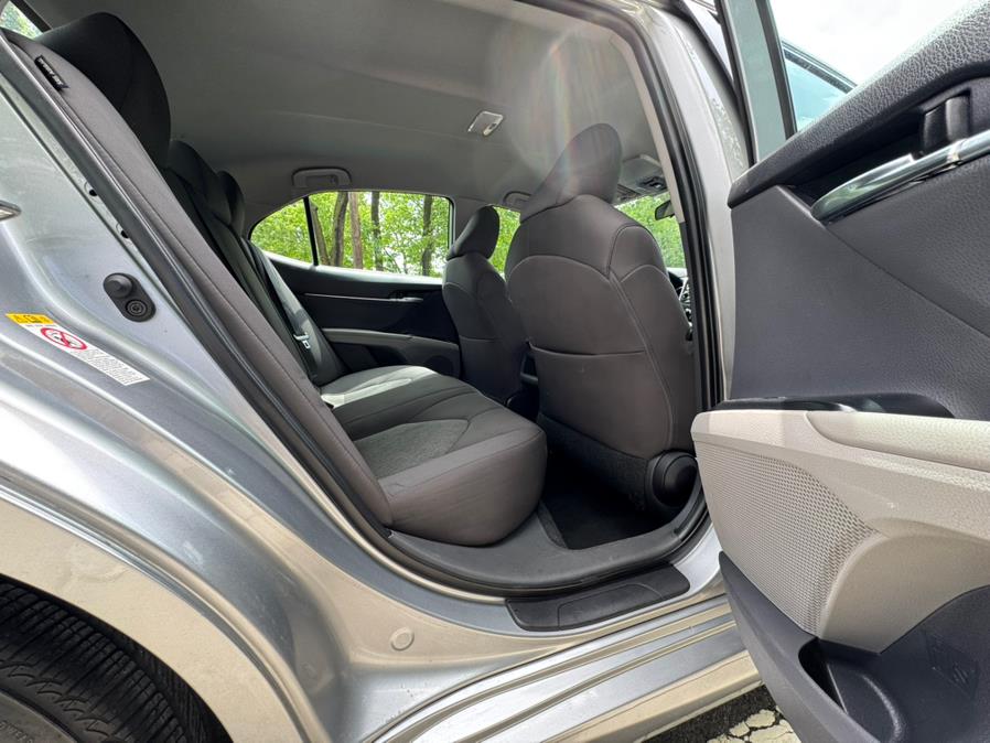 2019 Toyota Camry LE Auto (Natl) photo