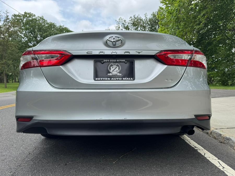 2019 Toyota Camry LE Auto (Natl) photo