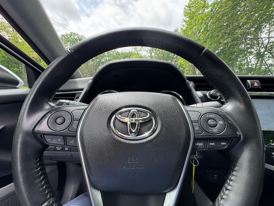 2019 Toyota Camry LE Auto (Natl) photo
