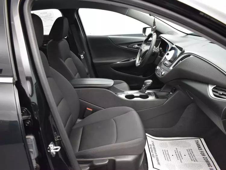 2023 Chevrolet Malibu 1LT Sedan 4D photo