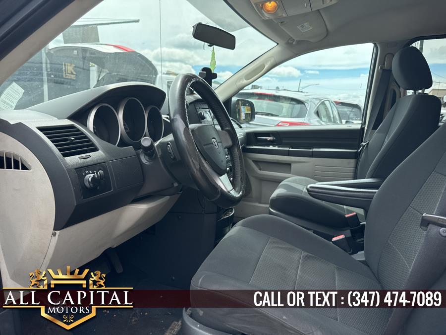 2008 Dodge Grand Caravan SE photo
