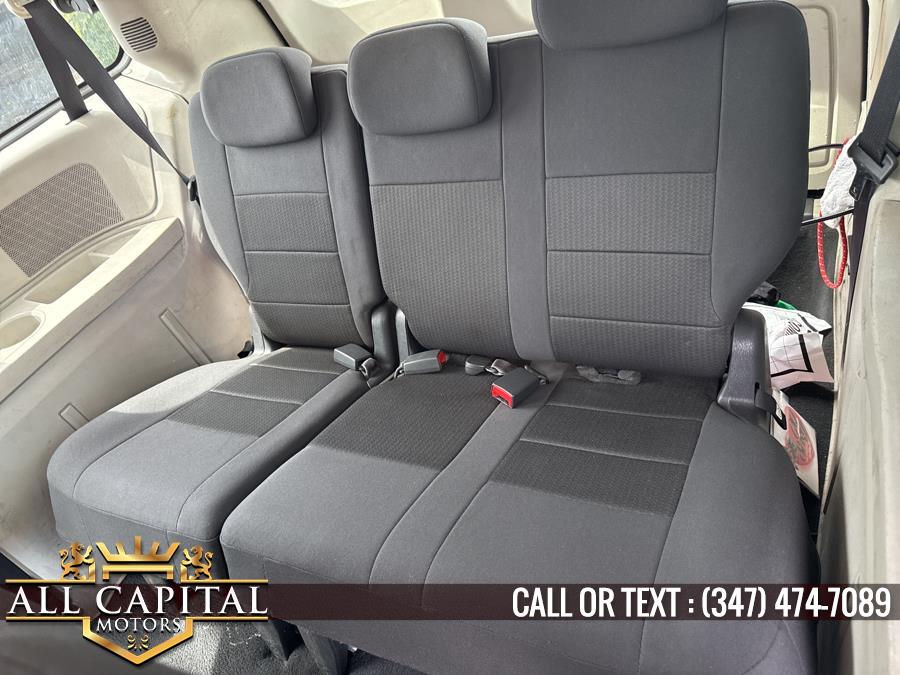 2008 Dodge Grand Caravan SE photo