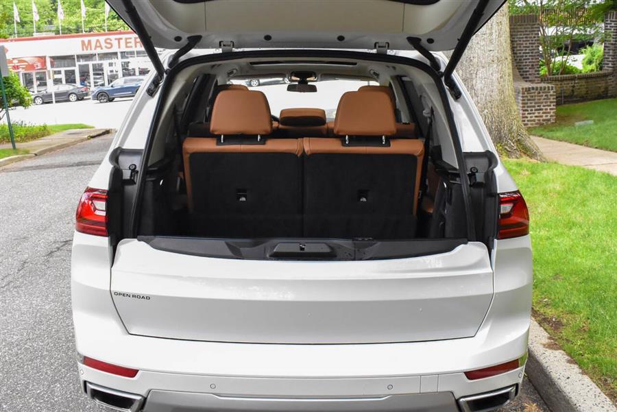 2019 BMW X7 xDrive40i AWD 4dr Sports Activ photo
