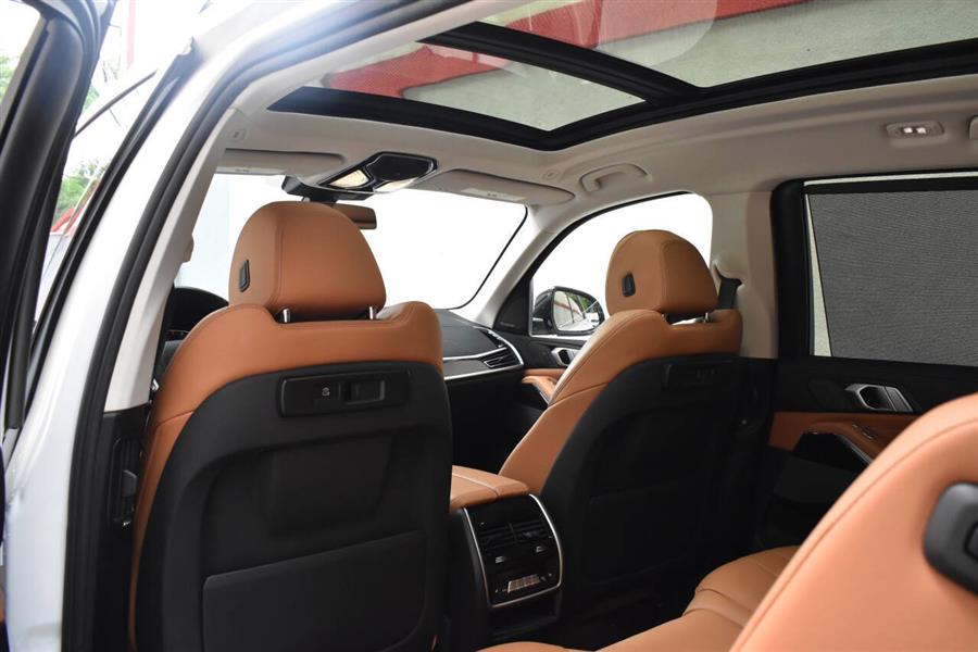 2019 BMW X7 xDrive40i AWD 4dr Sports Activ photo