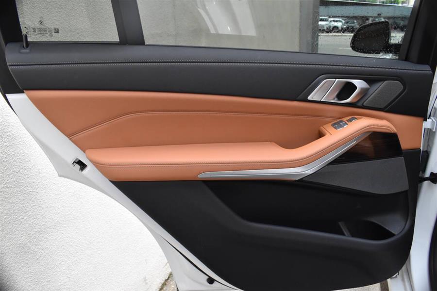 2019 BMW X7 xDrive40i AWD 4dr Sports Activ photo