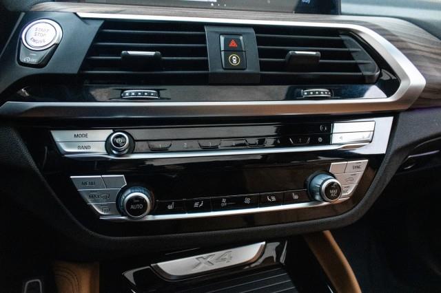 2021 BMW X4 xDrive30i photo