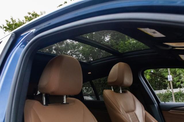 2021 BMW X4 xDrive30i photo