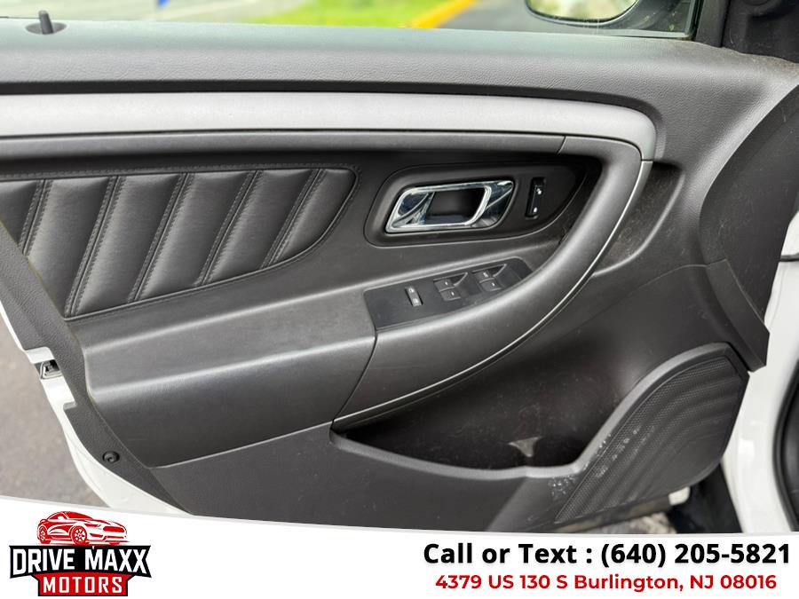 2010 Ford Taurus SEL photo