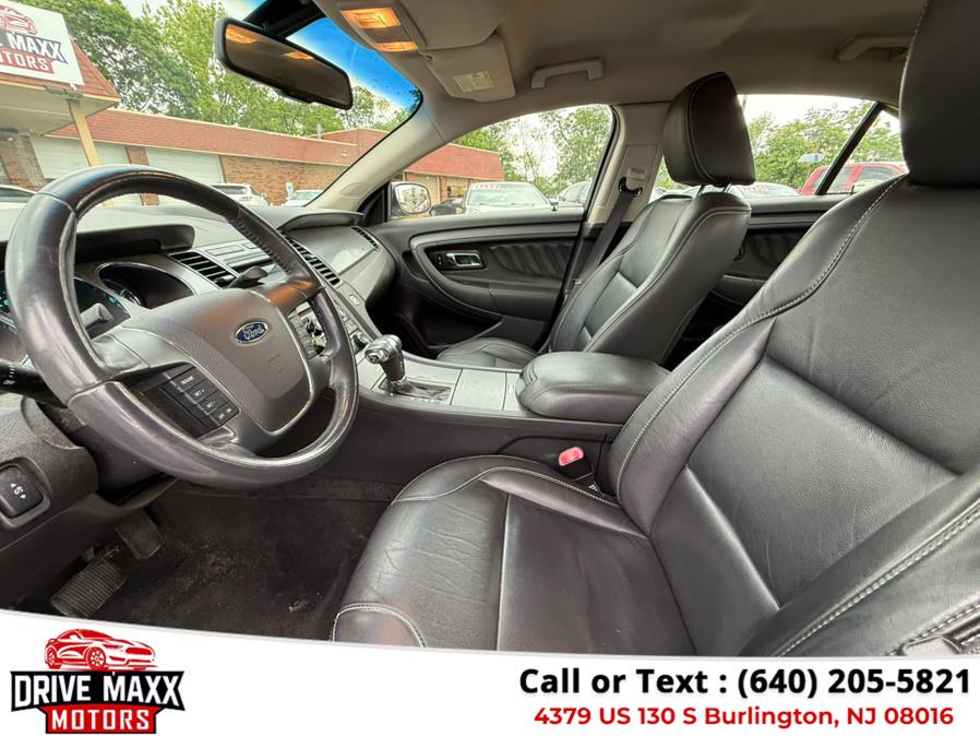 2010 Ford Taurus SEL photo
