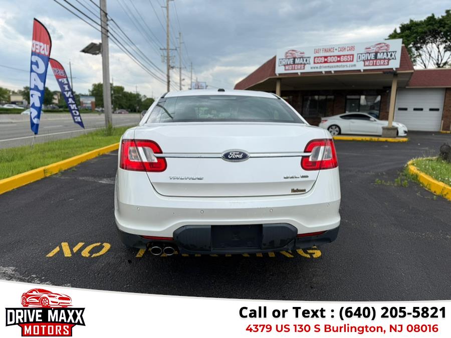 2010 Ford Taurus SEL photo