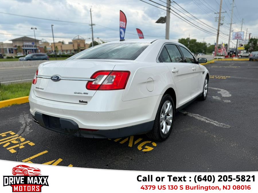 2010 Ford Taurus SEL photo