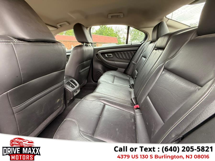 2010 Ford Taurus SEL photo