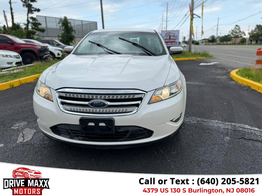 2010 Ford Taurus SEL photo