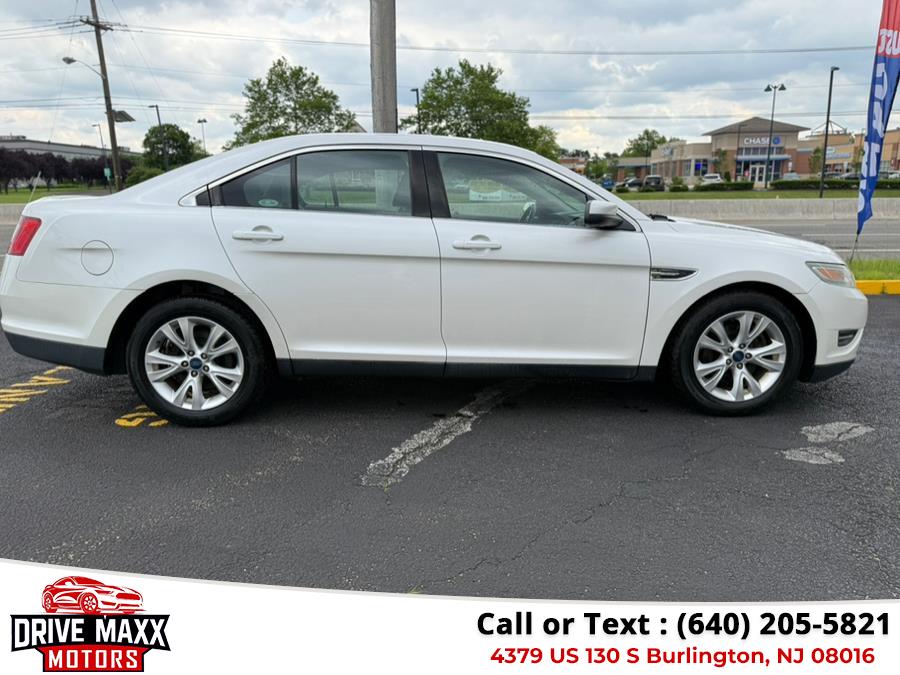 2010 Ford Taurus SEL photo