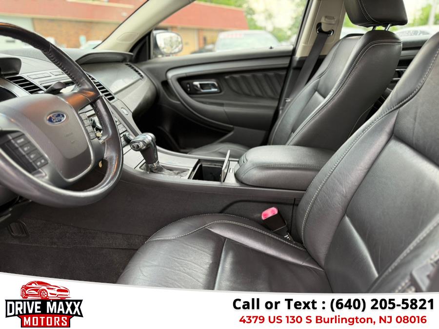 2010 Ford Taurus SEL photo