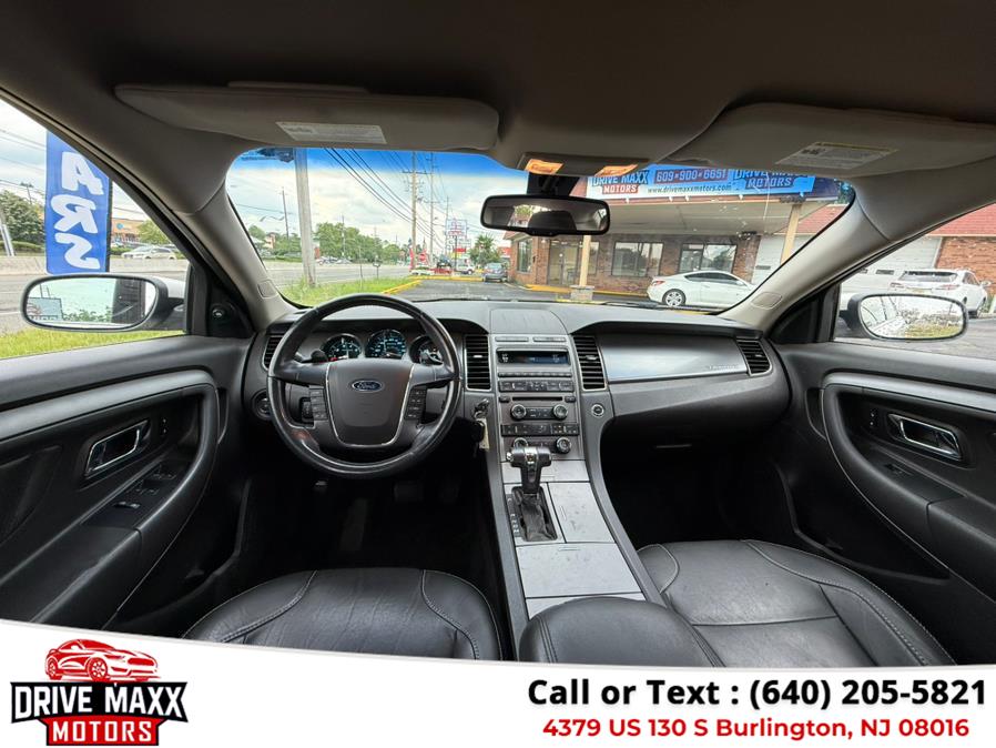 2010 Ford Taurus SEL photo